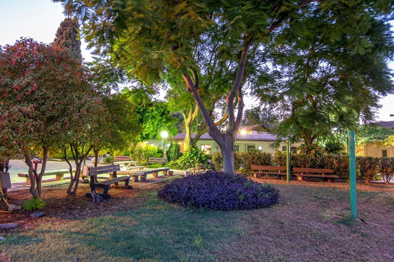 Degania Bet Kibbutz Country Lodging Hotel Kinneret Exterior photo